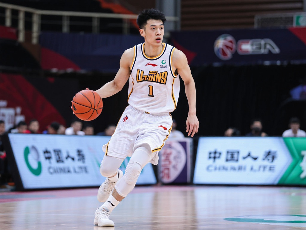 陈盈骏高效半场19分钟砍下12分闪耀全场 从行业趋势看,如今篮球界逐渐趋向小球文化