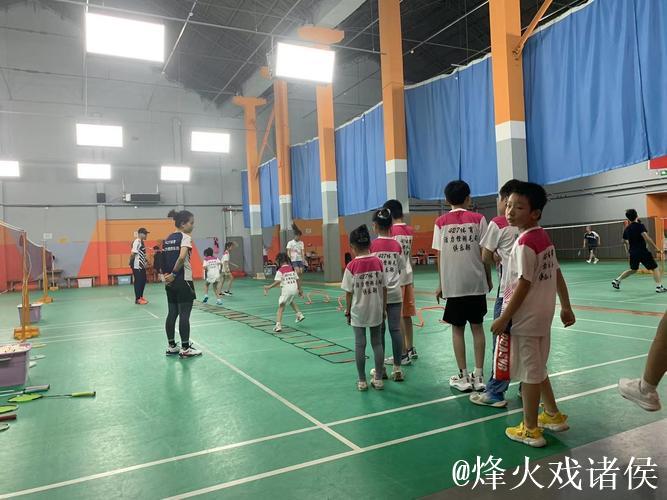 现场体育课：羽毛球趣味挑战